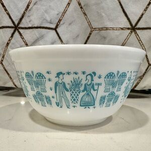 Vintage Pyrex Glass Turquoise Amish Butterprint Mixing Bowl #402 1-1/2 Qt